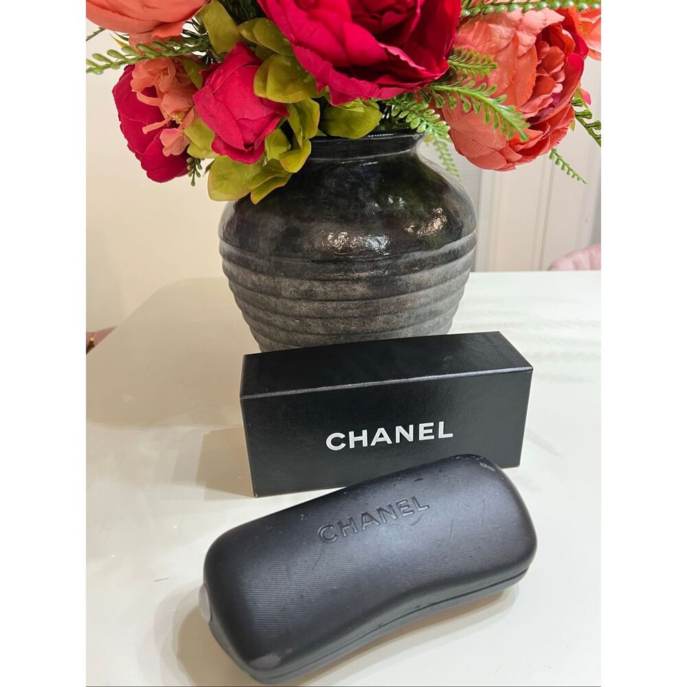Chanel Unisex Textured Clamshell Sunglasses/Eyeglasses Hard Case Black OS